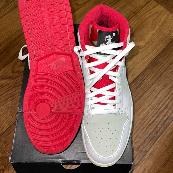 Air Jordan 1 Mid Hare - Picture 3 of 5